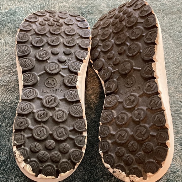HLJ Slip on’s - Picture 3 of 3